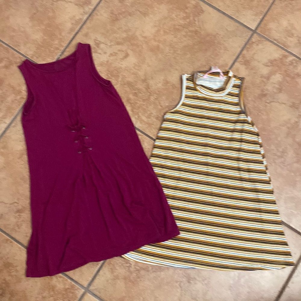2 girls Dresses 